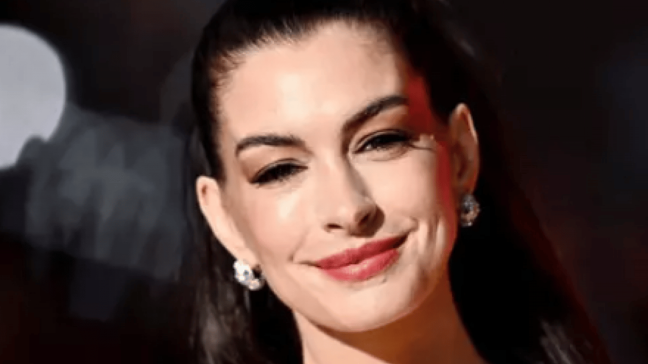 Foto - 'İnşallah' diyerek gönülleri fethetmişti! Ünlü yıldıza Kuran-ı Kerim hediye edildi!