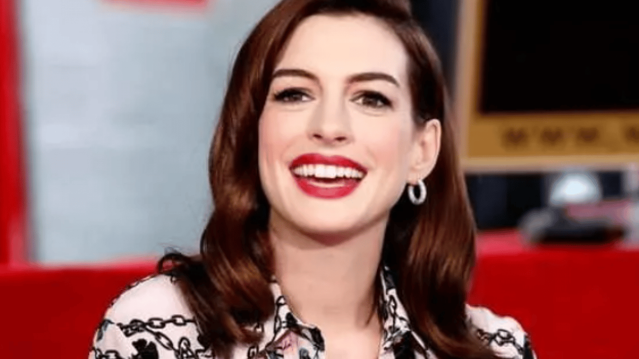 Foto - 'İnşallah' diyerek gönülleri fethetmişti! Ünlü yıldıza Kuran-ı Kerim hediye edildi!