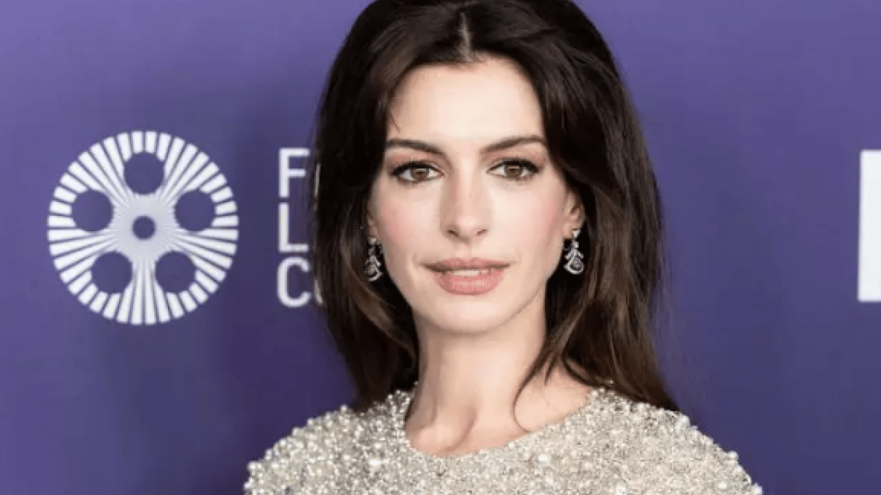 Foto - 'İnşallah' diyerek gönülleri fethetmişti! Ünlü yıldıza Kuran-ı Kerim hediye edildi!