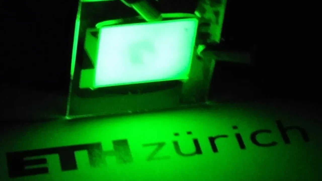 Foto - İnsan hücresinden 100 kat küçük pikseller üretildi OLED’de nano devrim