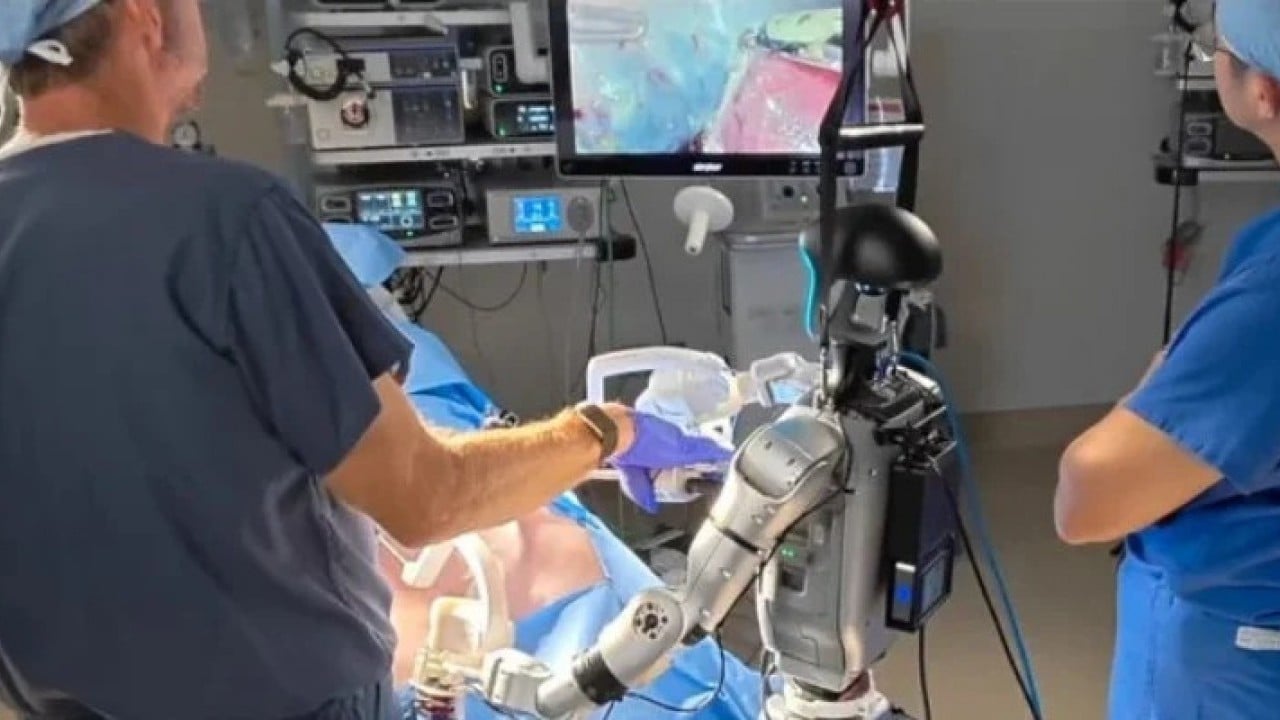 Foto - İnsansı robotlar canlı hayvanı ameliyat etti!