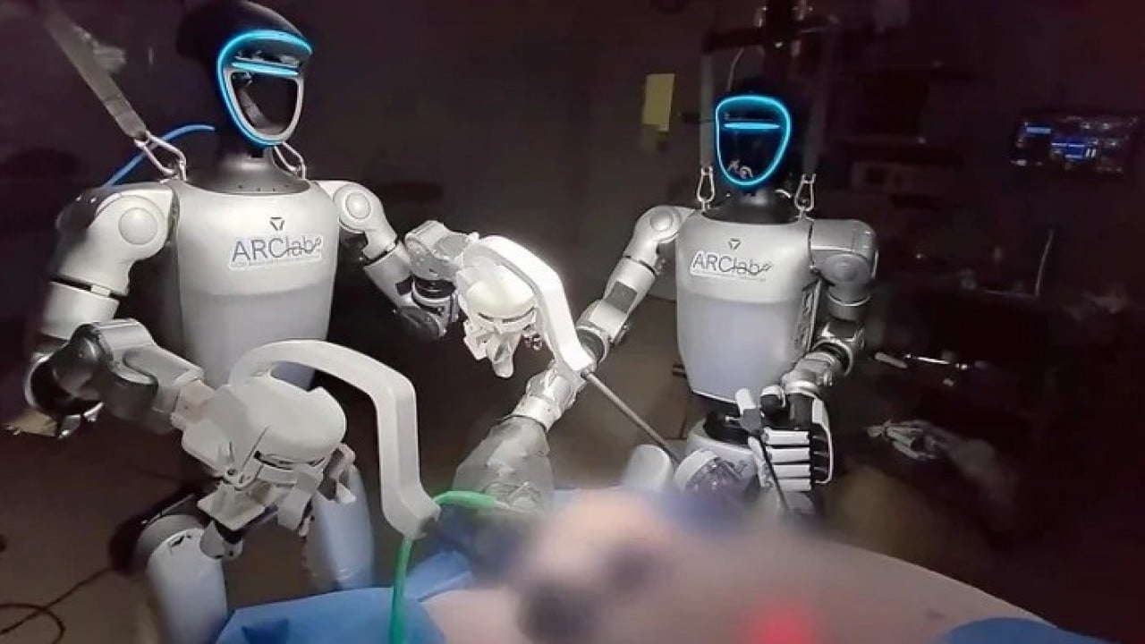 Foto - İnsansı robotlar canlı hayvanı ameliyat etti!