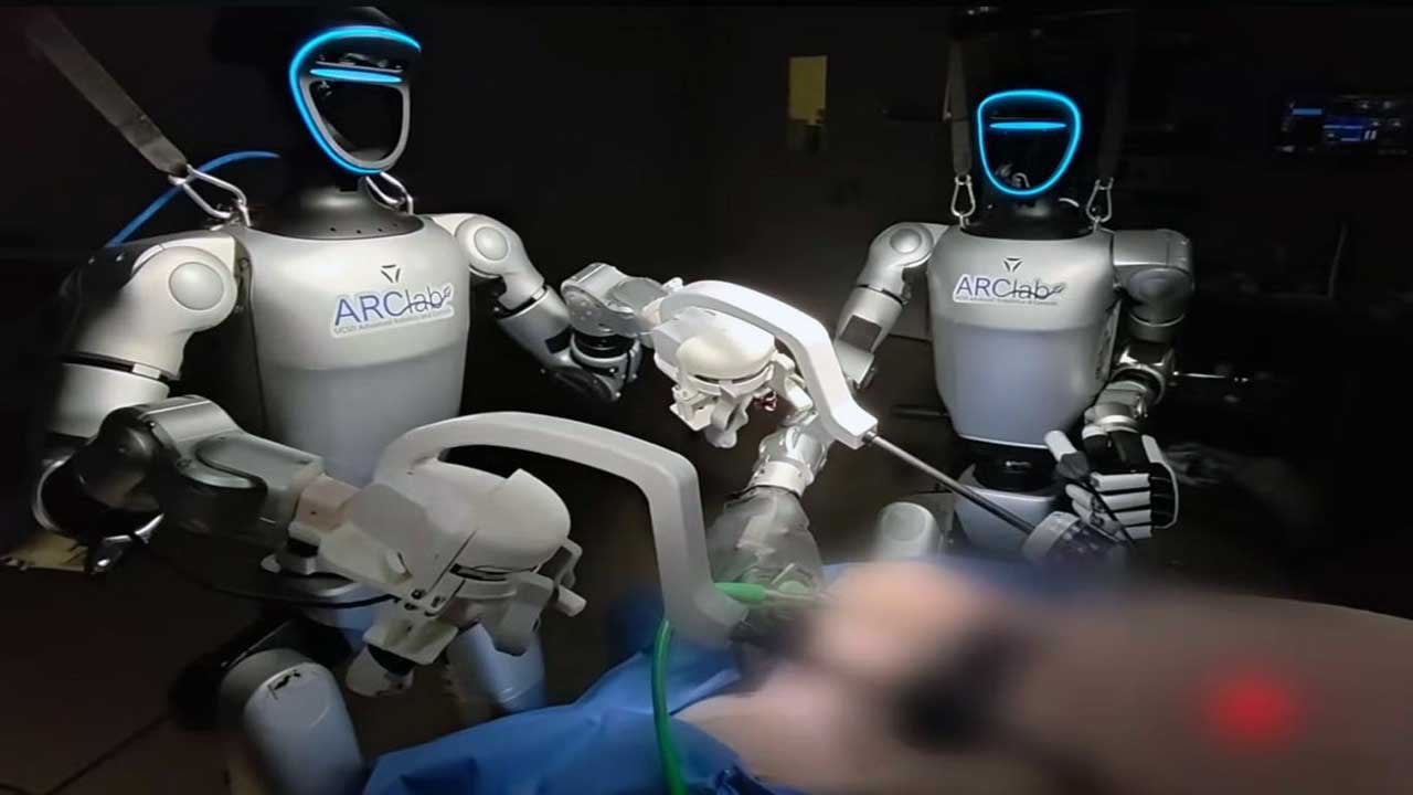 Foto - İnsansı robotlar cerrahiye el attı! Dünyada bir ilk