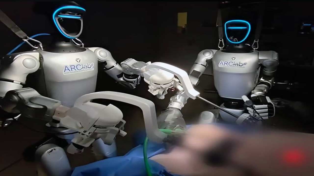 Foto - İnsansı robotlar cerrahiye el attı! Dünyada bir ilk