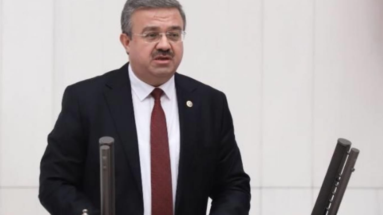 Foto - İP’li vekil Hakan Şeref Olgun'dan kopyala yapıştır başarı