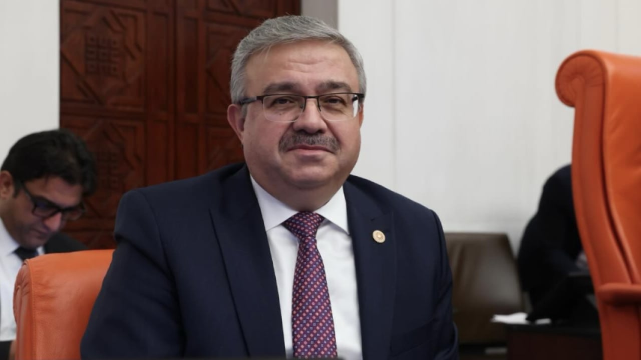 Foto - İP’li vekil Hakan Şeref Olgun'dan kopyala yapıştır başarı