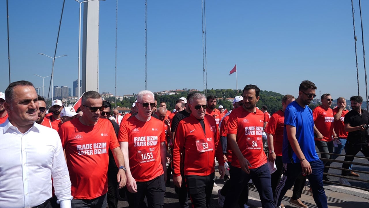 Foto - ‘İrade Bizim, Zafer Bizim’ yürüyüşü tamamlandı! 4 kilometrelik zafer korteji…