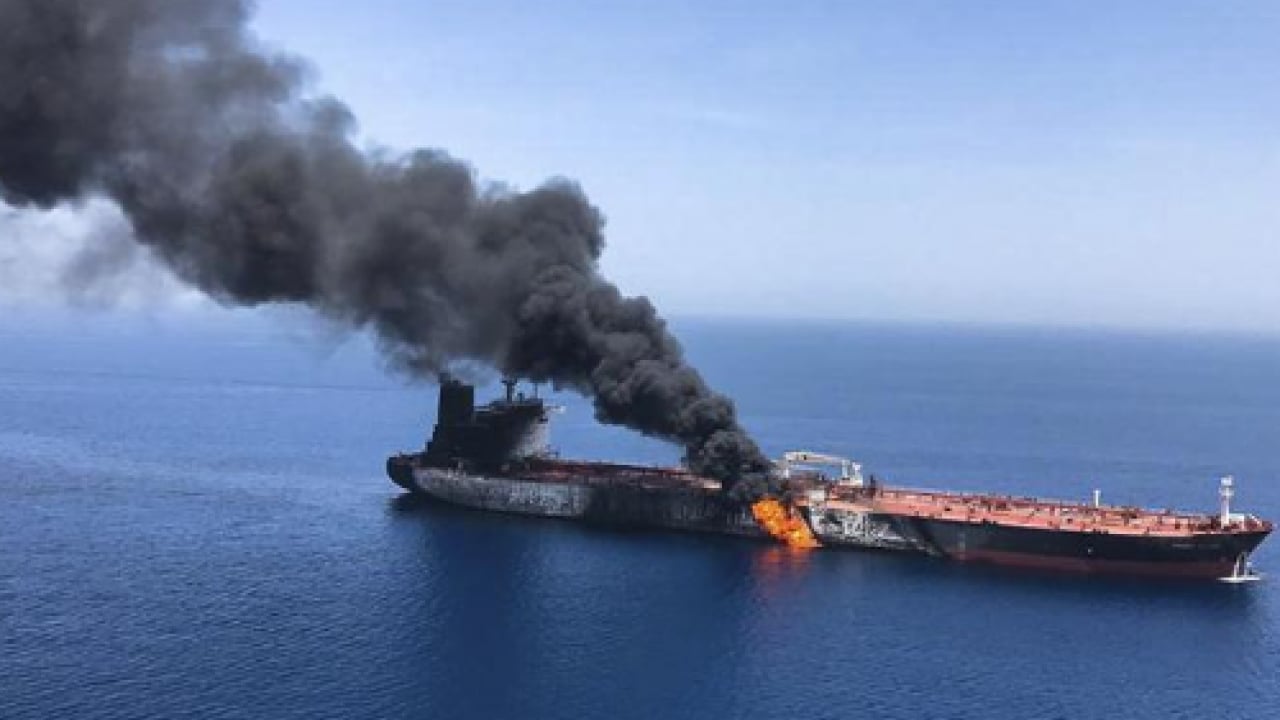 Foto - İran, ABD tankerini İHA ile havaya uçurdu