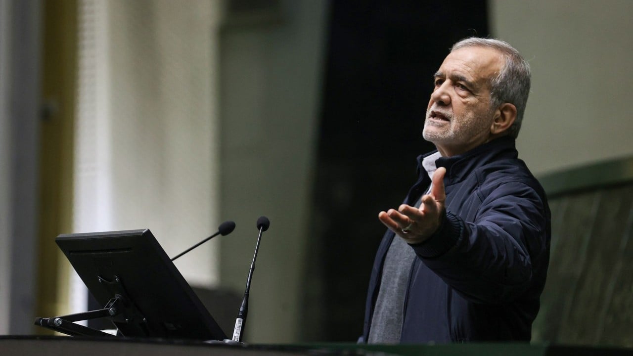 Foto - İran Cumhurbaşkanı Pezeşkiyan: Protestocuların sesini duyuyor, sorunlarını çözmek için tüm çabamızı gösteriyoruz