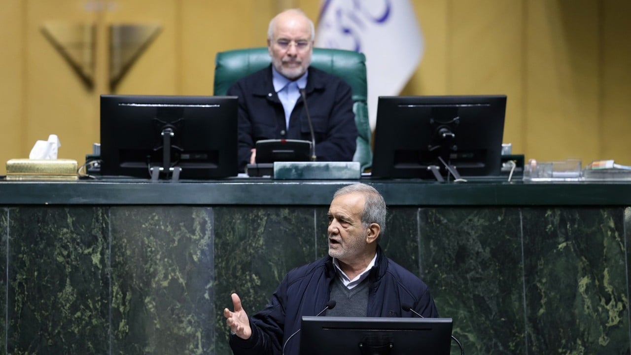 Foto - İran Cumhurbaşkanı Pezeşkiyan: Protestocuların sesini duyuyor, sorunlarını çözmek için tüm çabamızı gösteriyoruz