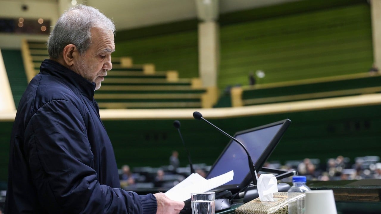 Foto - İran Cumhurbaşkanı Pezeşkiyan: Protestocuların sesini duyuyor, sorunlarını çözmek için tüm çabamızı gösteriyoruz