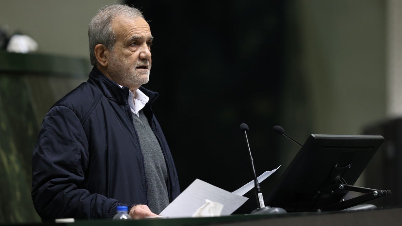 Foto - İran Cumhurbaşkanı Pezeşkiyan: Protestocuların sesini duyuyor, sorunlarını çözmek için tüm çabamızı gösteriyoruz