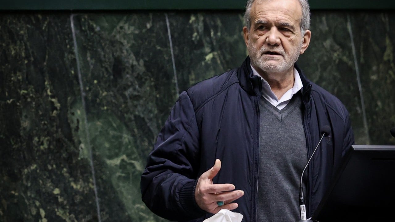 Foto - İran Cumhurbaşkanı Pezeşkiyan: Protestocuların sesini duyuyor, sorunlarını çözmek için tüm çabamızı gösteriyoruz