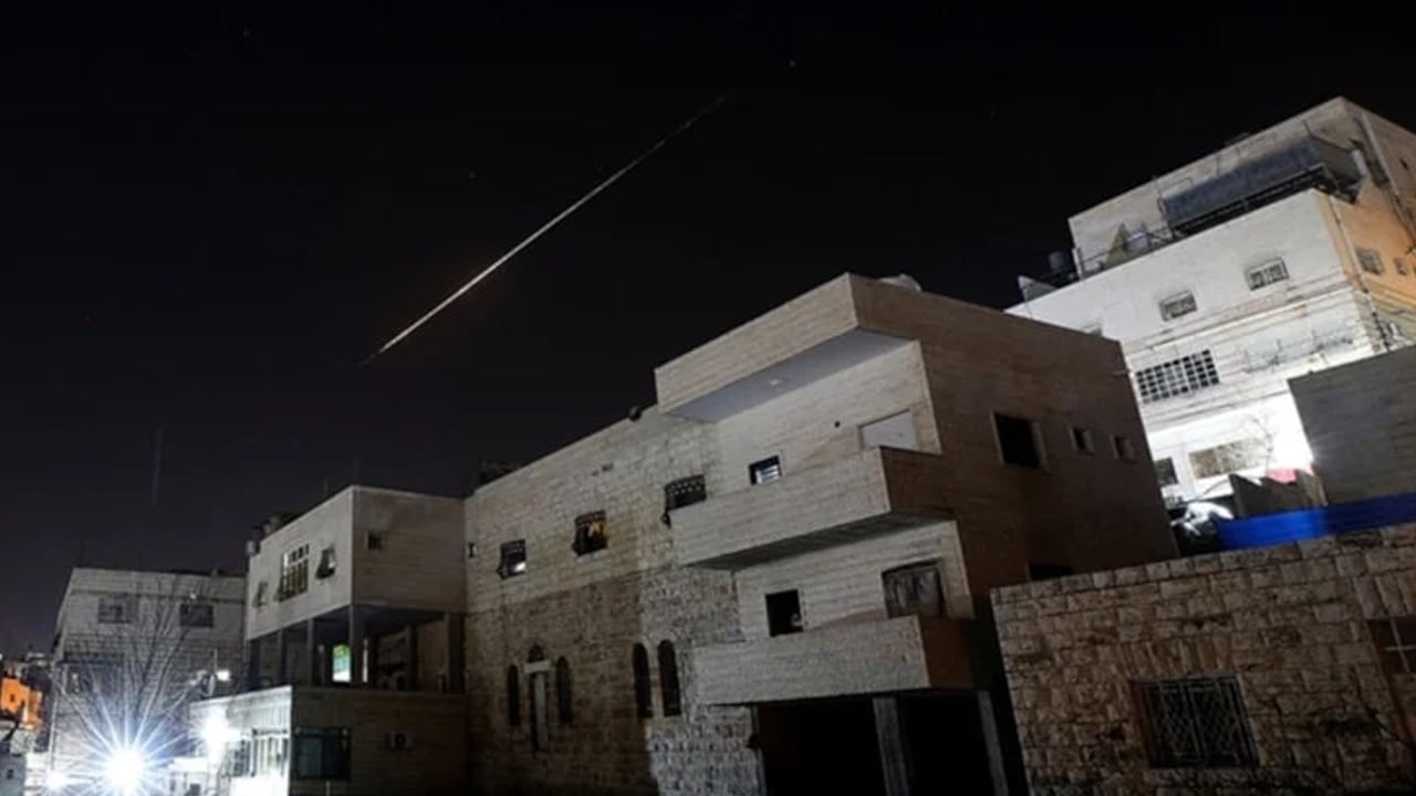 Foto - İran, düşman tamamen teslim olana kadar saldırılar sürecek diyerek duyurdu!