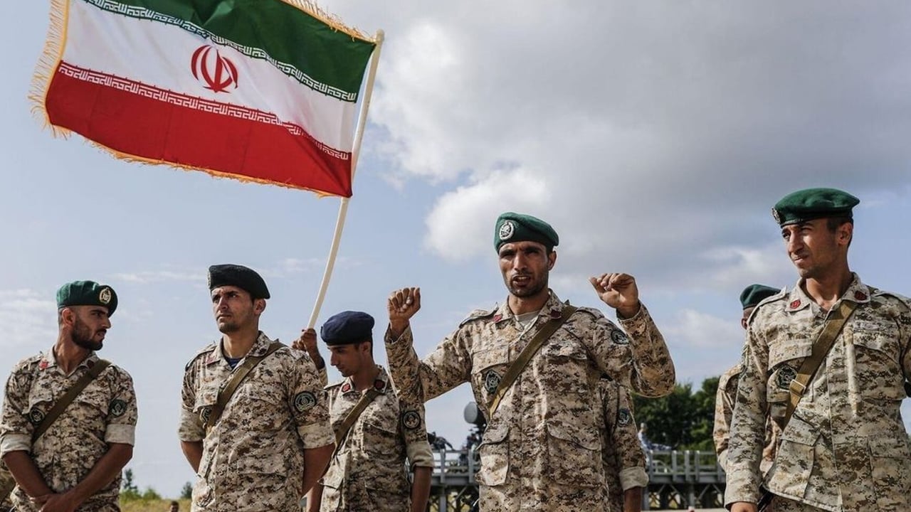 Foto - İran, düşman tamamen teslim olana kadar saldırılar sürecek diyerek duyurdu!