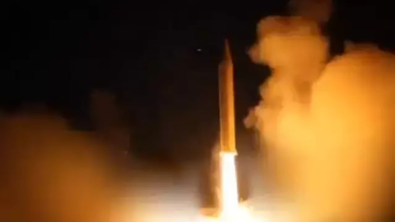 Foto - İran, herkesin "canavar" dediği füzeyi ilk kez sahaya sürdü! 7 katmanlı savunmayı aşıp İsrail’in kalbini vurdular