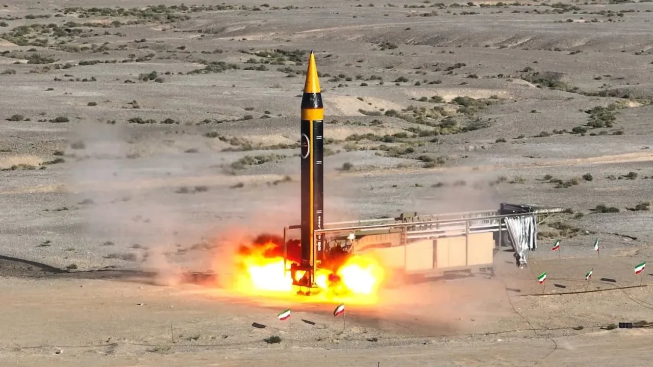 Foto - İran, herkesin "canavar" dediği füzeyi ilk kez sahaya sürdü! 7 katmanlı savunmayı aşıp İsrail’in kalbini vurdular