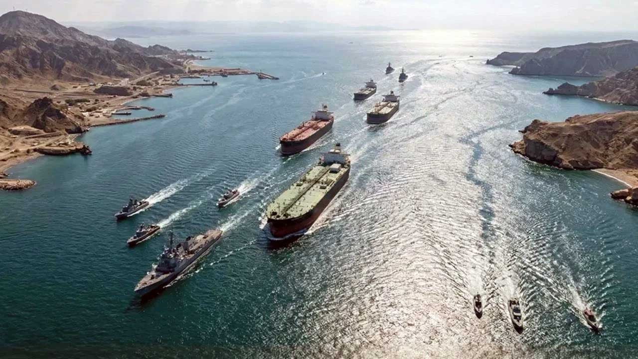 Foto - İran, Hürmüz Boğazı'na mayın döşemiş! Gemiler için yeni rota paylaşıldı