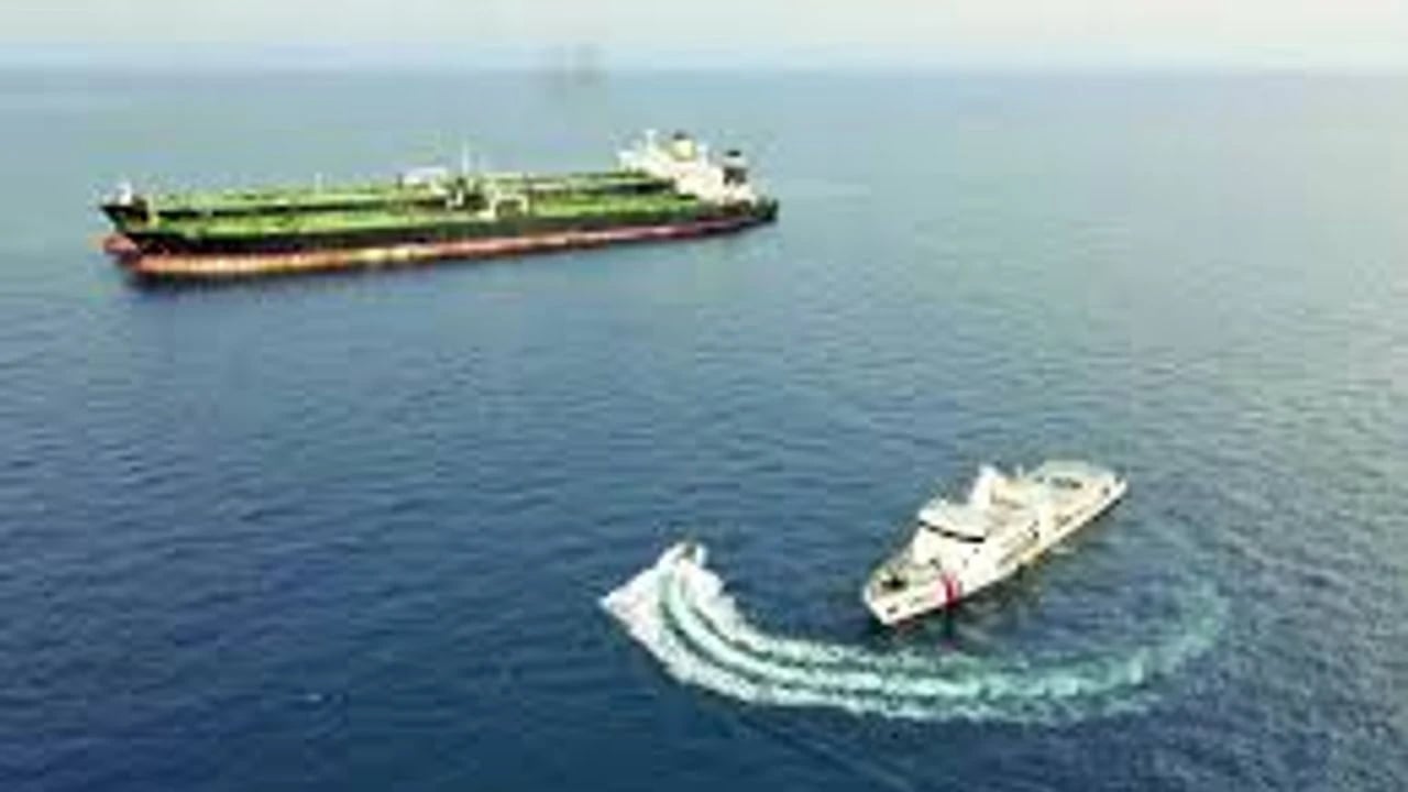 Foto - İran, Hürmüz Boğazı'nda ticari bir gemiye el koydu: Bölgede gerilim tırmanıyor! Yeni gelişme, şok olay