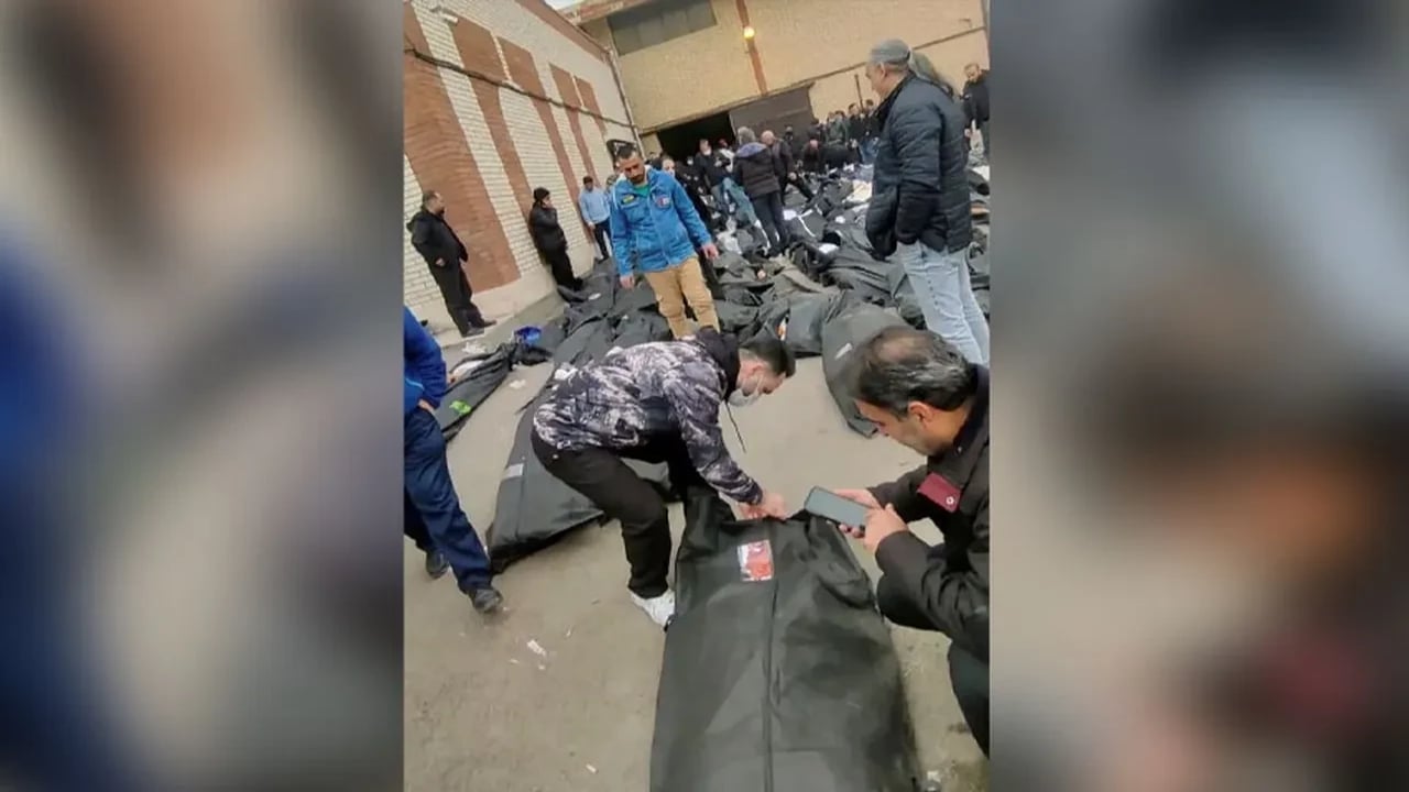 Foto - İran için akıllara zarar iddia! Protestocuların naaşları için bakın ne istemişler