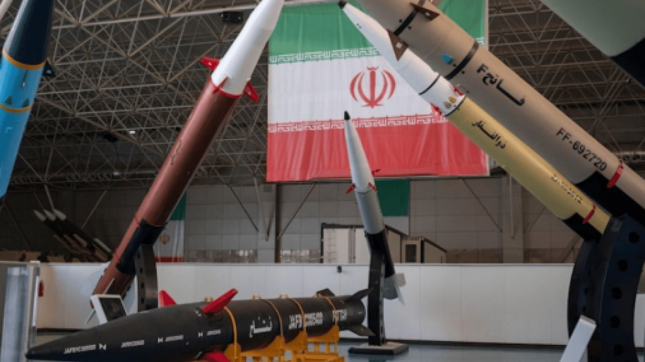 Foto - İran misillemede sınır tanımıyor! İsrail’i cehenneme çevirecek Hayber Şeken füzeleri fırlatıldı