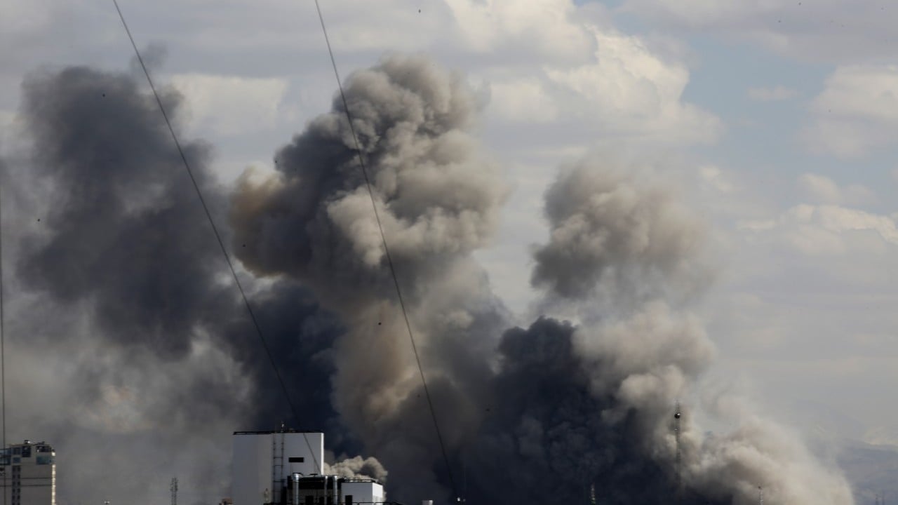 Foto - İran operasyonu sonrası: Trump mesaj mı verdi? Arkasındaki haritada Türkiye detayına dikkat