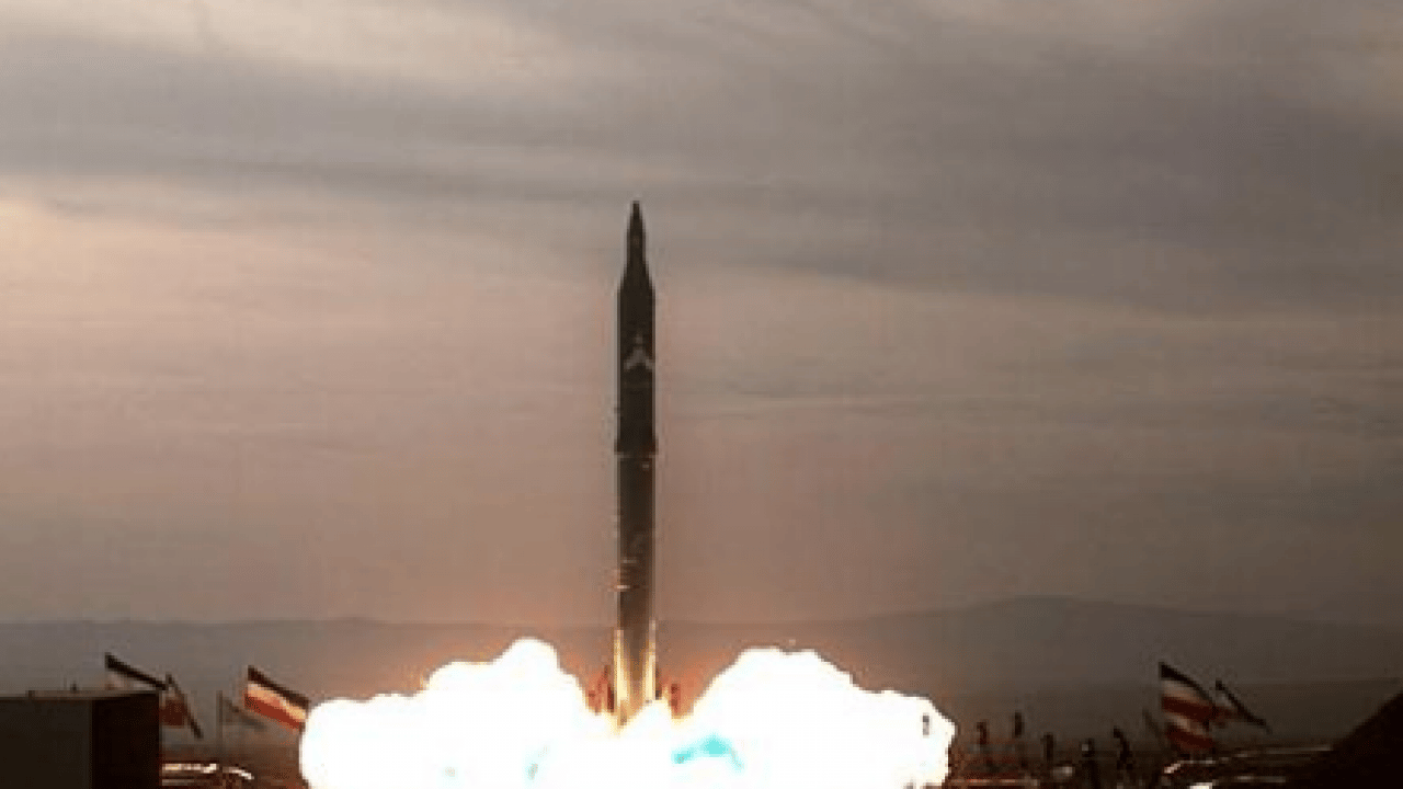 Foto - İran ordusu, Seccil füzelerini ateşledi! İsmini İslam tarihindeki Fil Vakası'ndan alan 'Pişmiş Çamur'