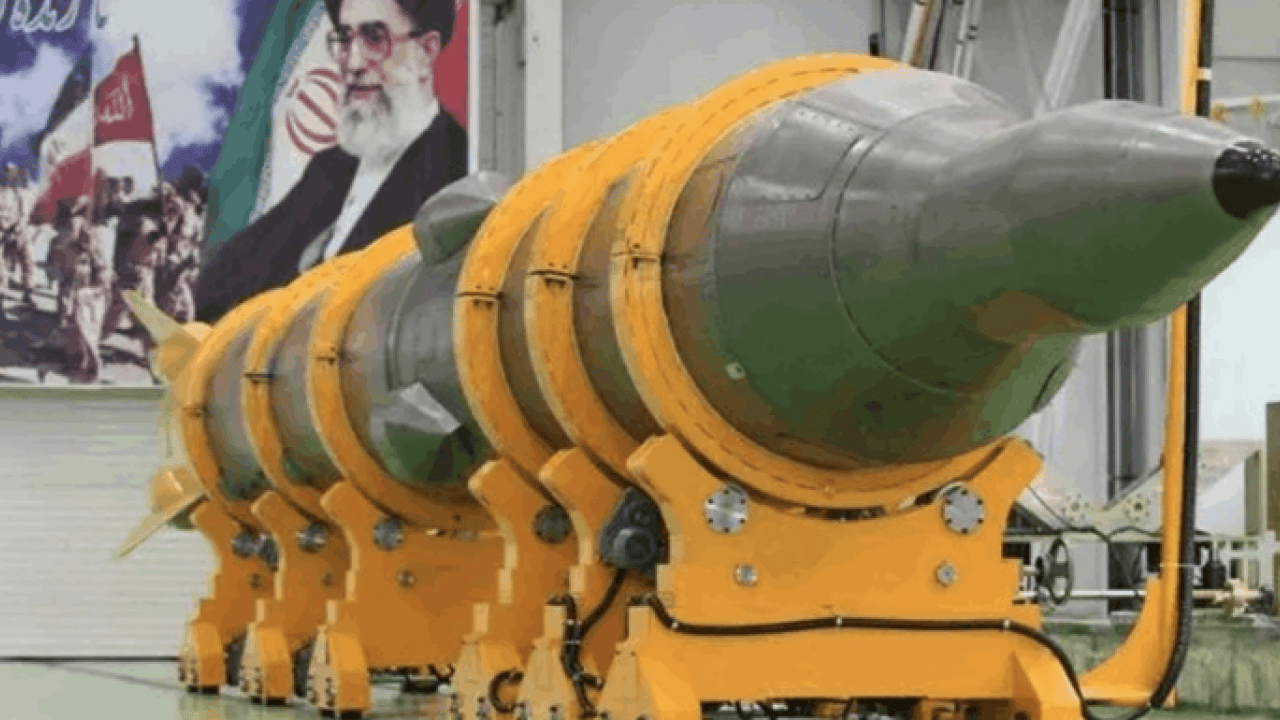 Foto - İran ordusu, Seccil füzelerini ateşledi! İsmini İslam tarihindeki Fil Vakası'ndan alan 'Pişmiş Çamur'