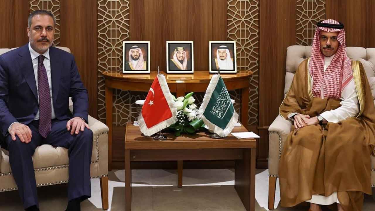 Foto - İran ve Suriye'de tansiyon yükselirken Türkiye ile Suudi Arabistan'dan flaş hamle geldi