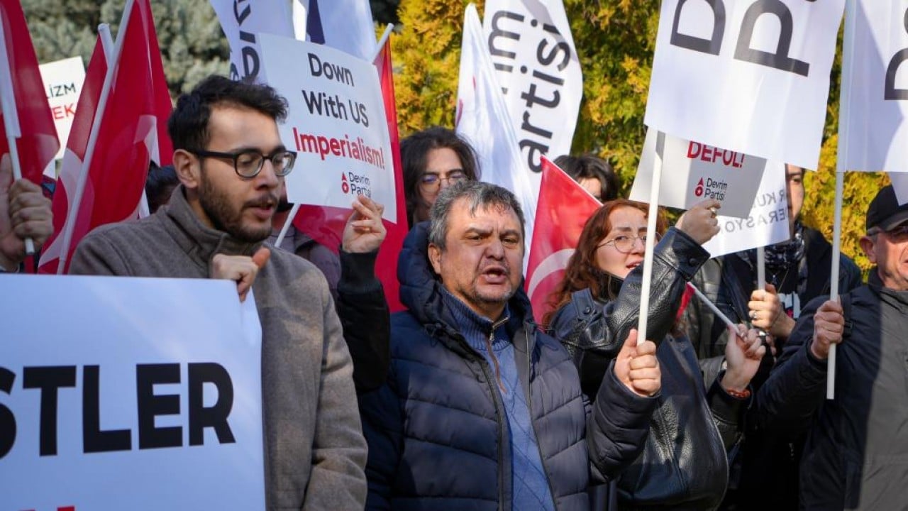 Foto - İran yasta! Ankara Büyükelçiliği’nde bayraklar yarıya indi