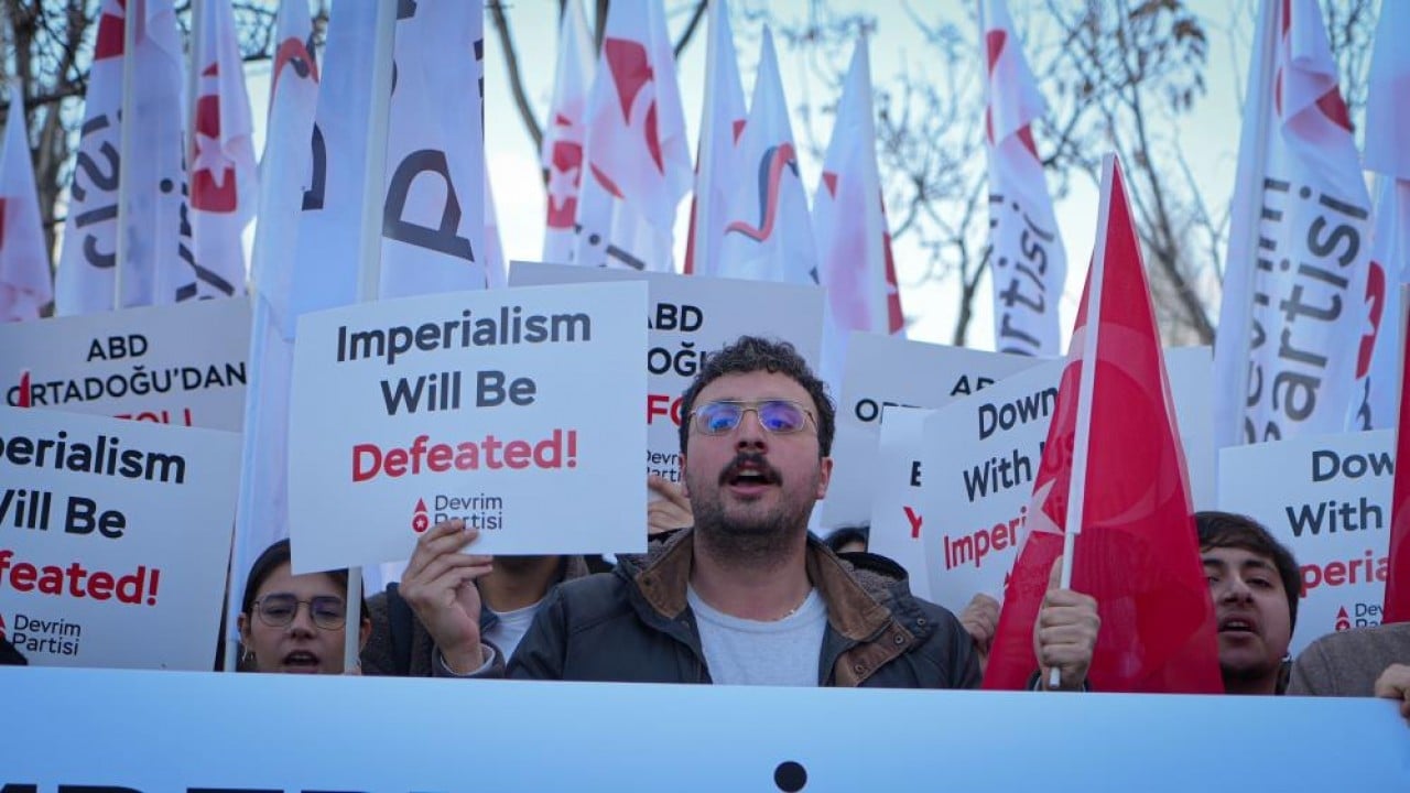 Foto - İran yasta! Ankara Büyükelçiliği’nde bayraklar yarıya indi