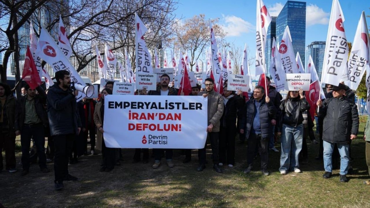 Foto - İran yasta! Ankara Büyükelçiliği’nde bayraklar yarıya indi