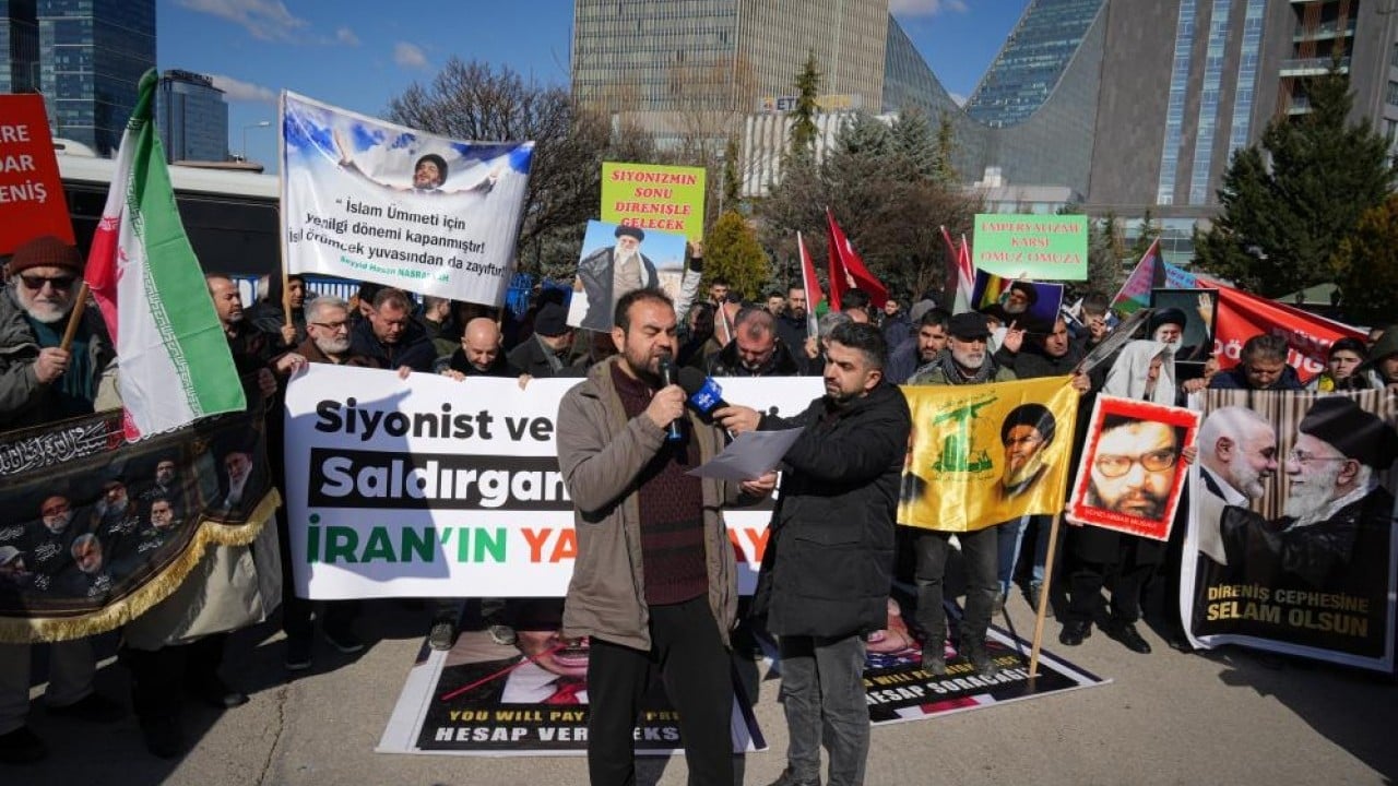 Foto - İran yasta! Ankara Büyükelçiliği’nde bayraklar yarıya indi