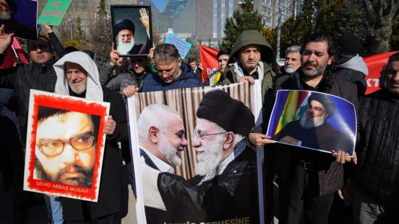Foto - İran yasta! Ankara Büyükelçiliği’nde bayraklar yarıya indi