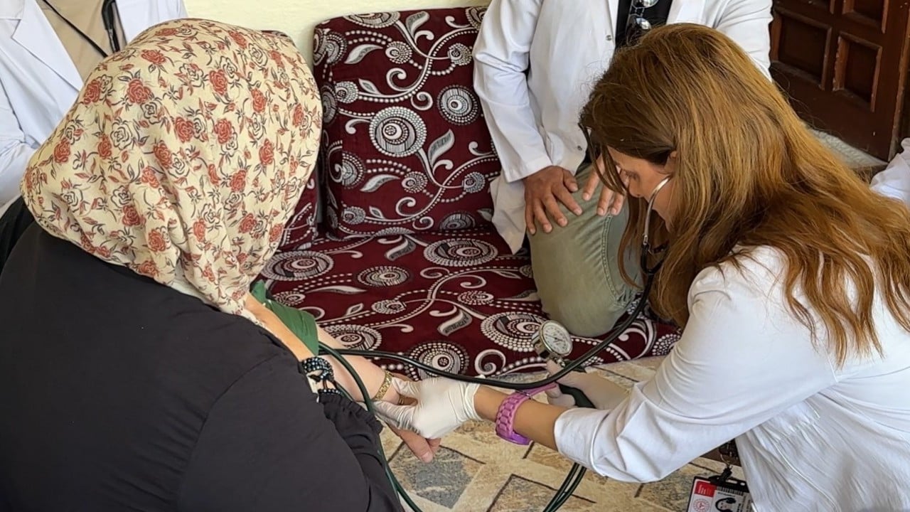 Foto - İran'a sıfır noktada sağlık nöbeti: Sağlık neferleri sıcağa meydan okuyor