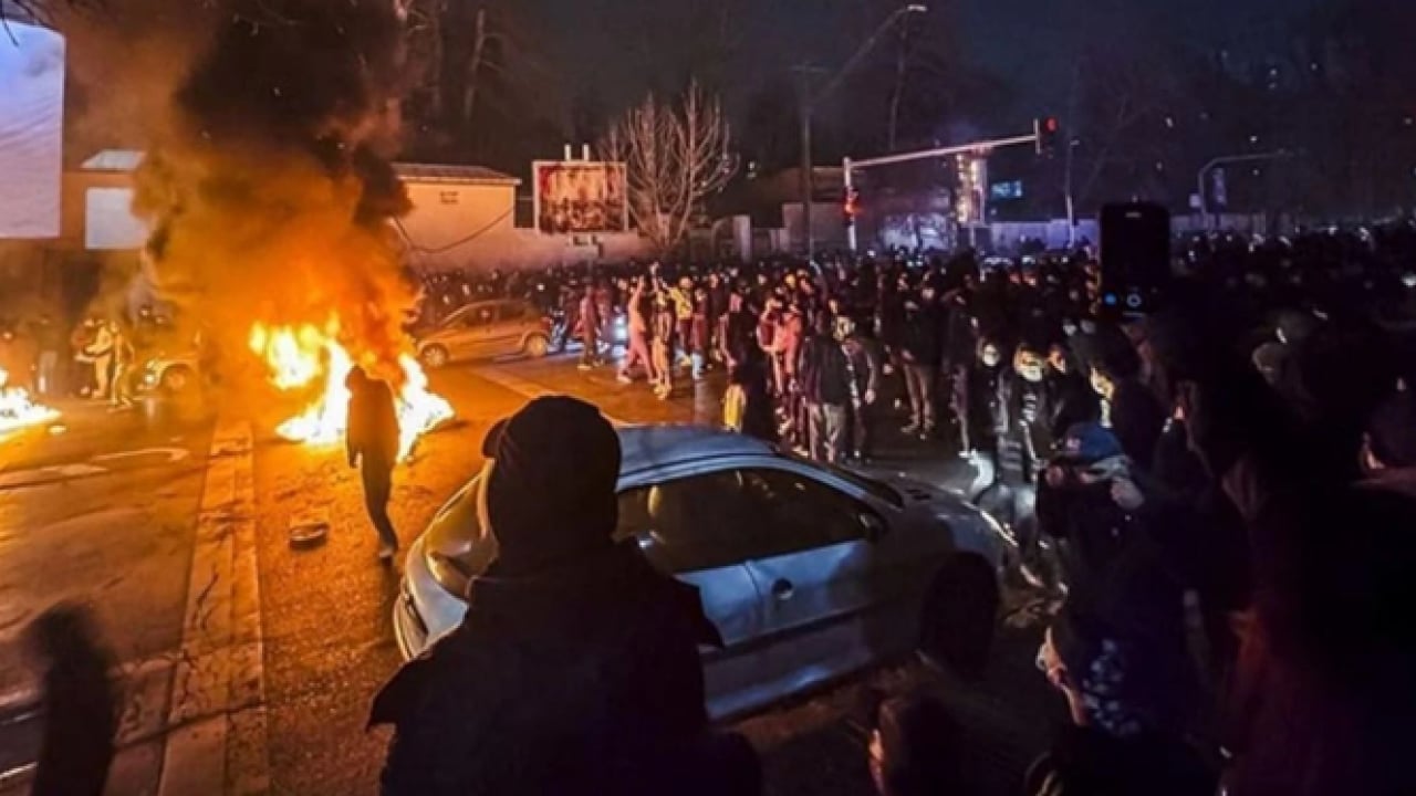 Foto - İran'da 'ekonomik bahar' kanlı bitti: Ölü sayısı 6 bini geçti!