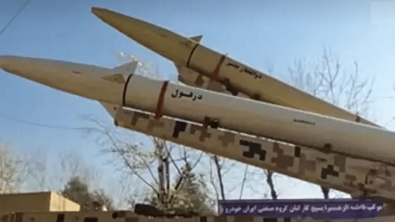 Foto - İran'da 'Eller tetikte bekliyoruz' mesajı mı? ABD'ye karşı koyabilirler mi? Ordusu ortaya çıktı!