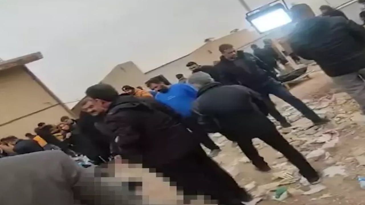 Foto - İran’da infiale yol açan görüntü! Ekrandaki detay dikkat çekti, herkes aynı yorumu yaptı