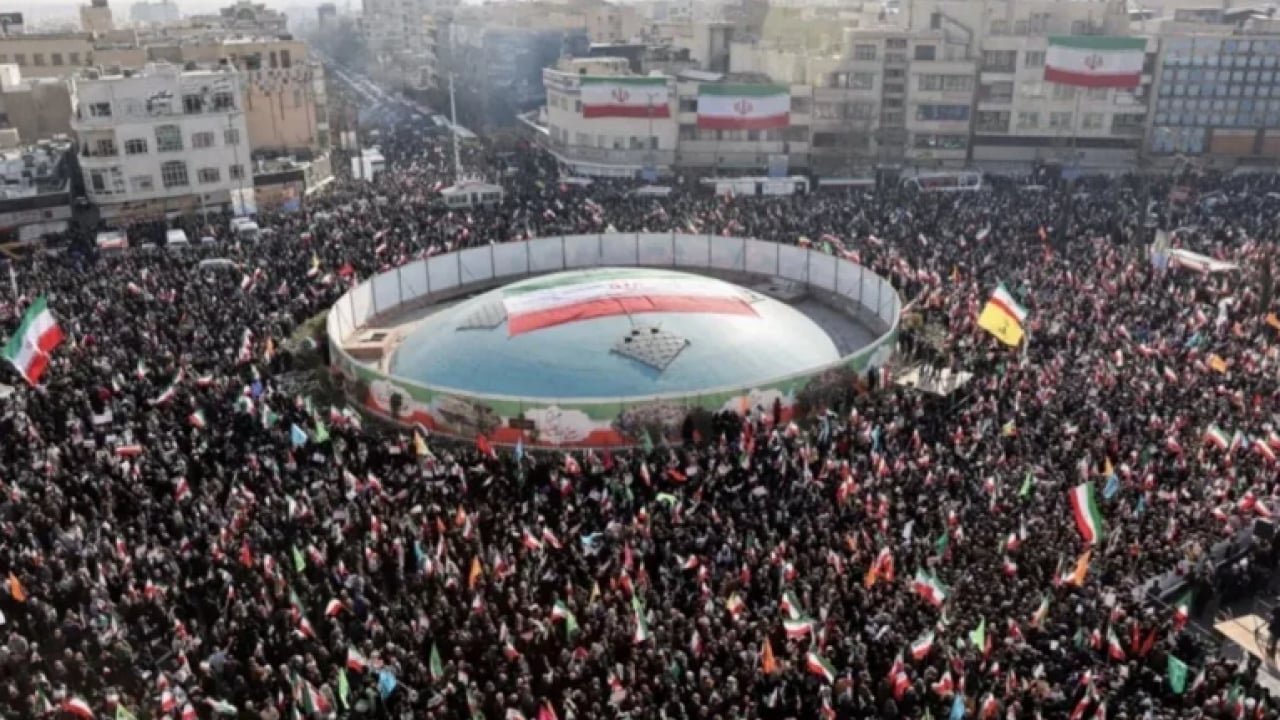 Foto - Trump ülkeyi derhal terk edin demişti: İran'da işler kontrolden çıktı!