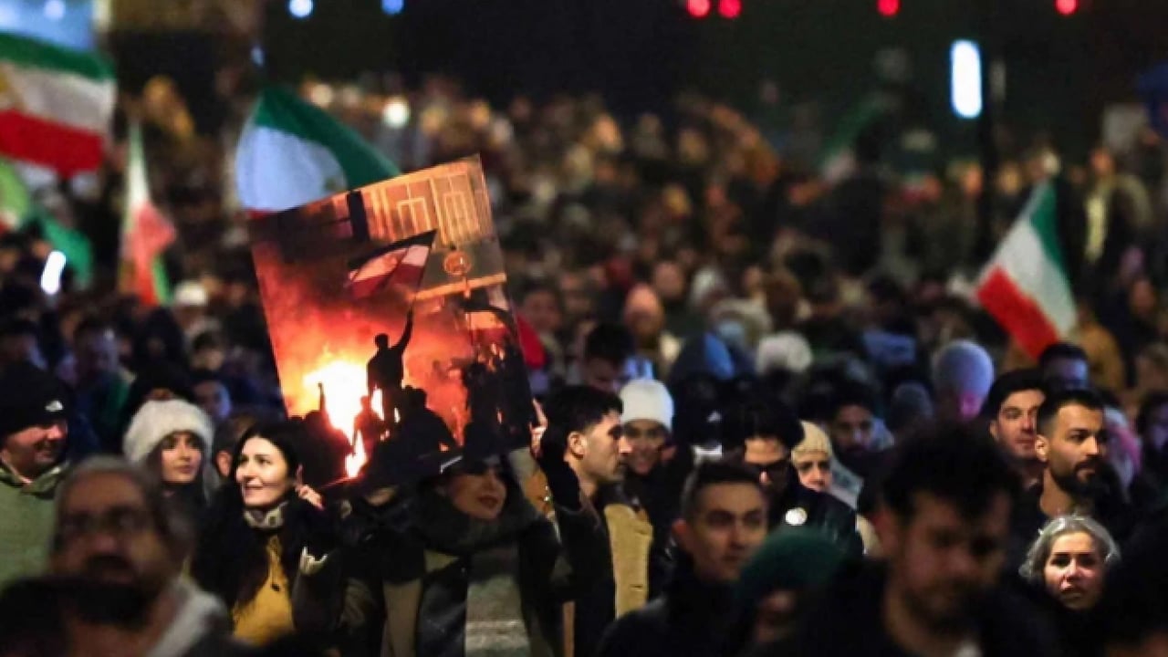 Foto - Trump ülkeyi derhal terk edin demişti: İran'da işler kontrolden çıktı!