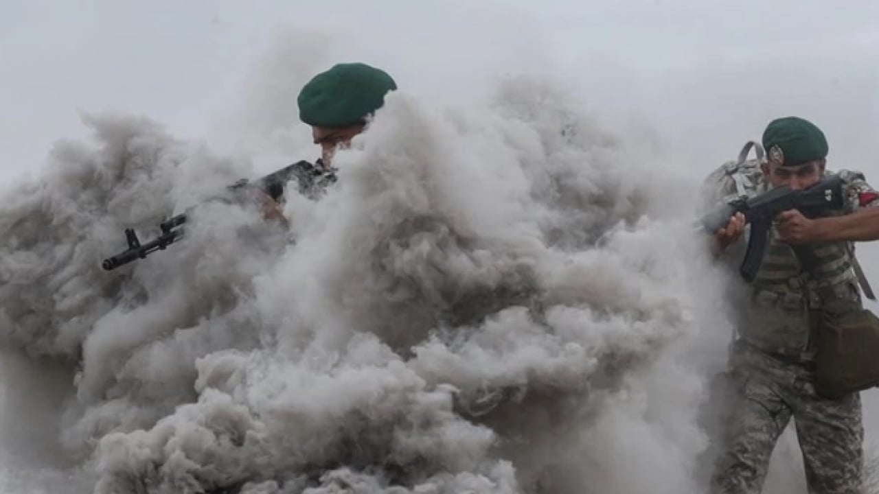 Foto - İran’da savaş alarmı! Hürmüz Boğazı'nda tatbikat gerçekleştirildi