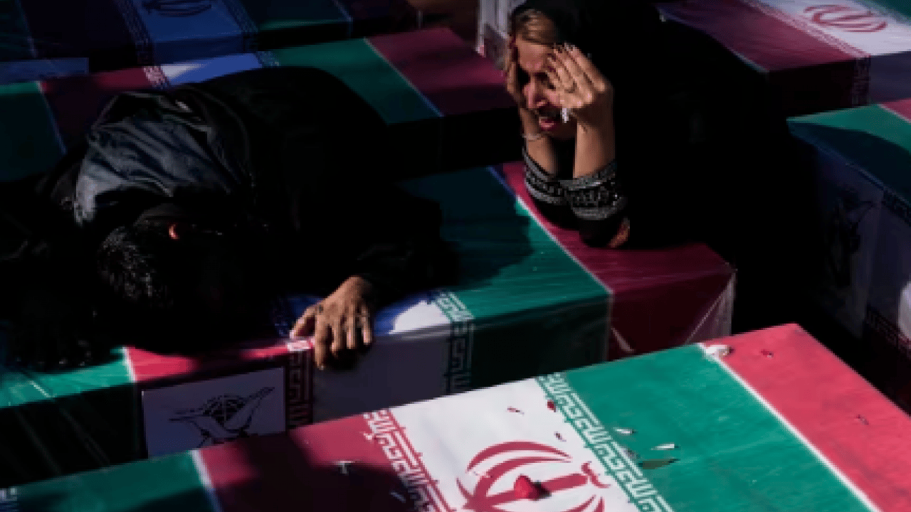 Foto - İran’da sivil yerleşim yerlerine bomba yağdı: Katliamın bilançosu ağırlaşıyor: Can kaybı 787’ye yükseldi