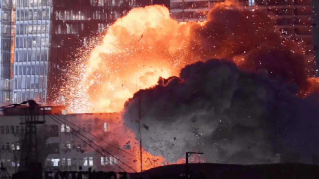 Foto - İran’da sivil yerleşim yerlerine bomba yağdı: Katliamın bilançosu ağırlaşıyor: Can kaybı 787’ye yükseldi