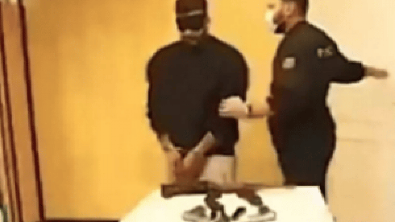 Foto - İran'da şok eden gözaltı: MOSSAD ajanı gözaltına alındı! Protesto gösterileri sonrası halk polisle çatışmaya başladı