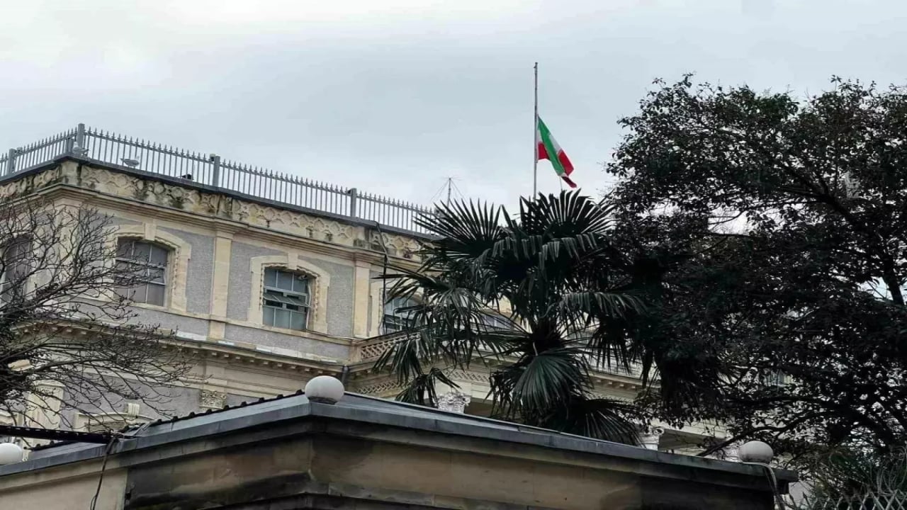 Foto - İran’dan, ABD-İsrail saldırısı sonrası "İstanbul" kararı: Yarıya indirildi