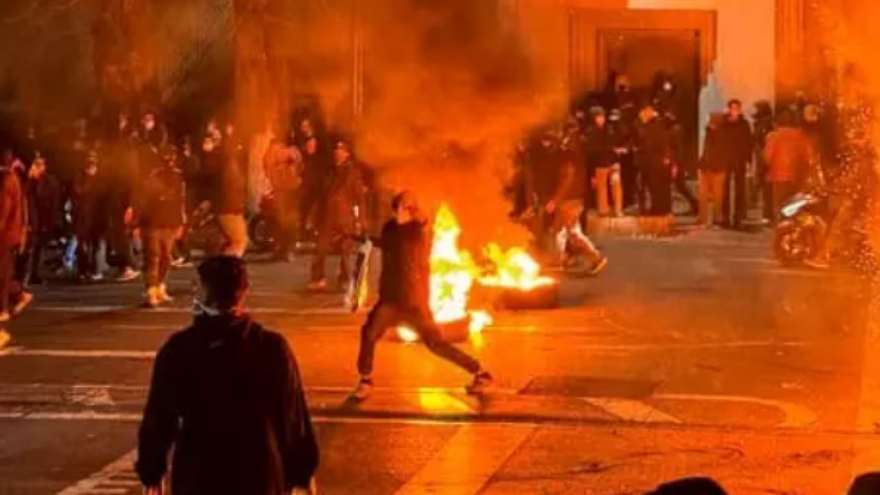 Foto - İranlıları böyle uyardı: Babam Batı'ya güvendi, sonu felaket oldu