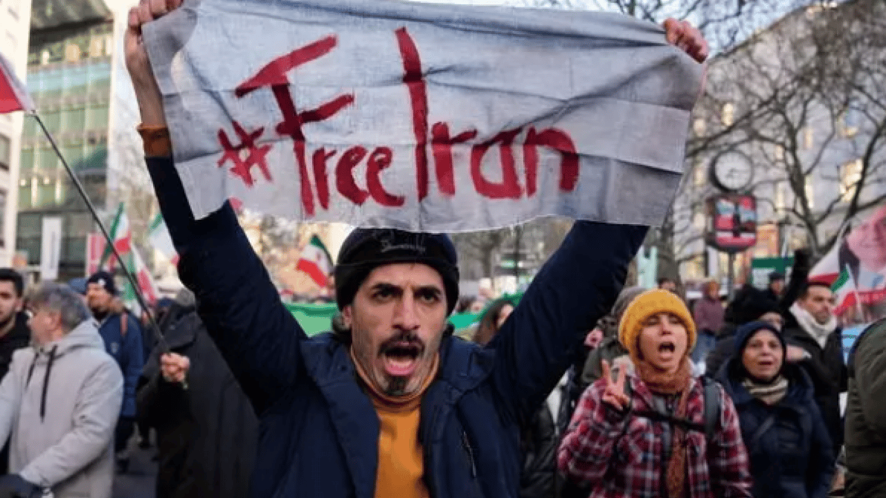 Foto - İranlıları böyle uyardı: Babam Batı'ya güvendi, sonu felaket oldu