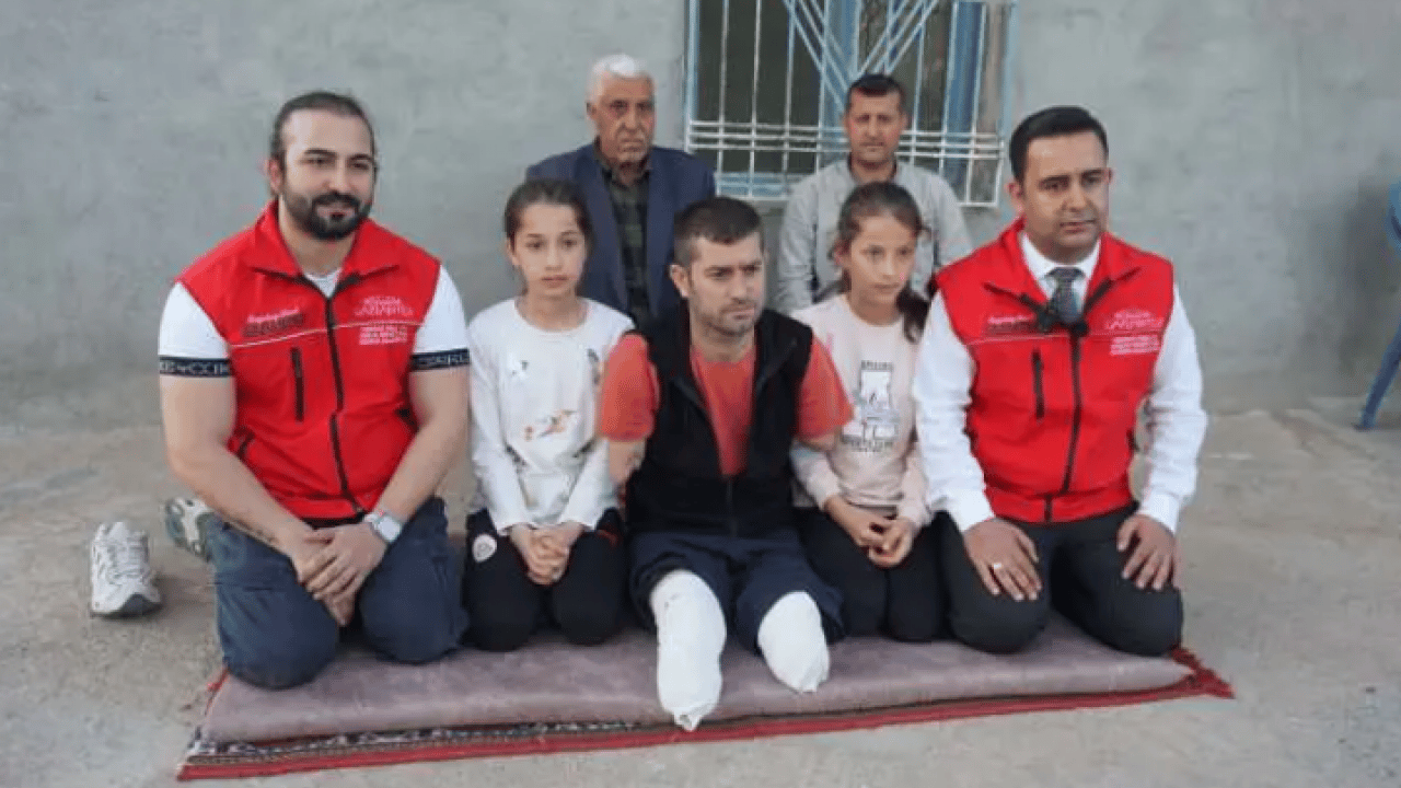 Foto - İş kazasında kolları ve ayaklarını kaybetti! Paylaştığı video hayatını değiştirdi!