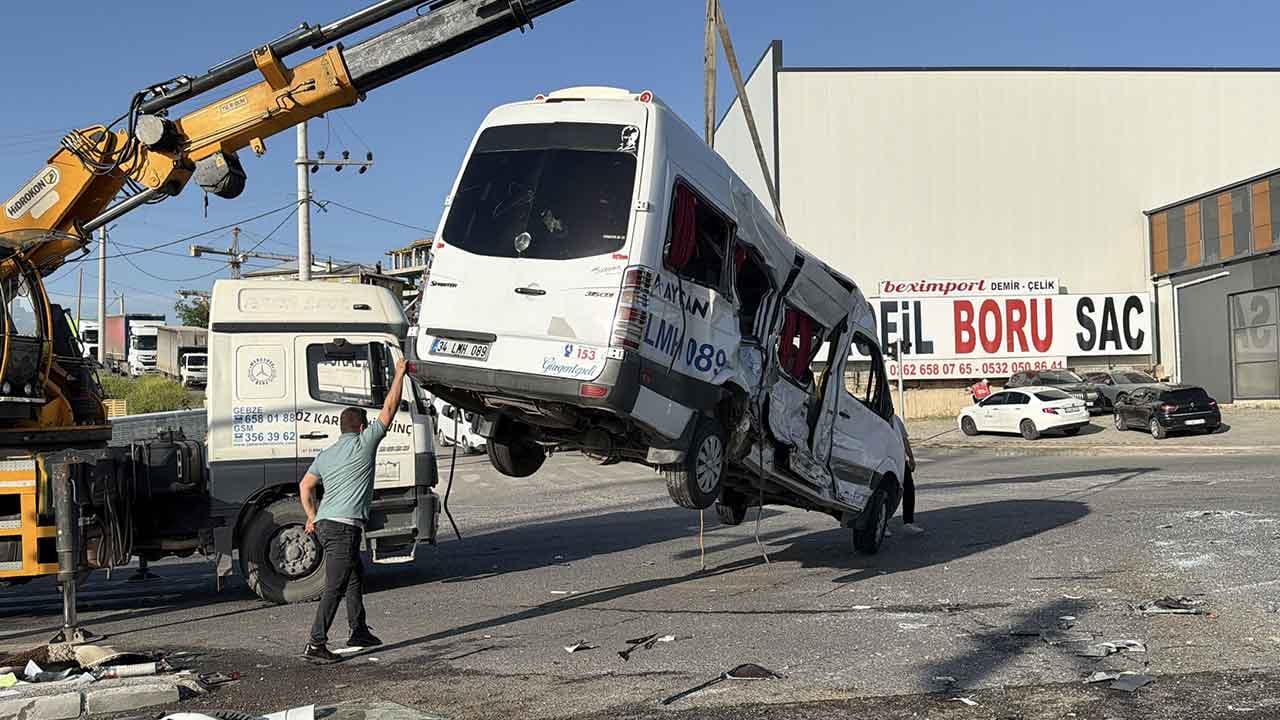 Foto - İşçi servisi ile tır çaprıştı: Ölü ve yaralılar var