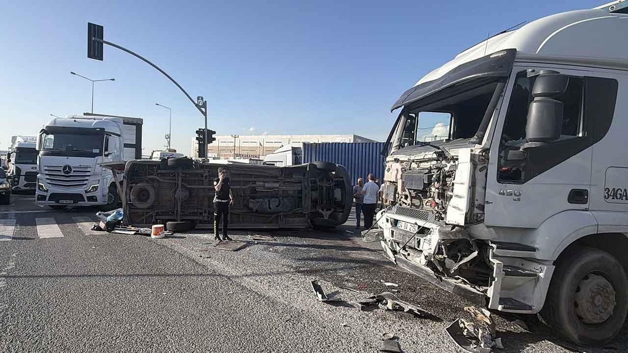 İşçi servisi ile tır çaprıştı: Ölü ve yaralılar var